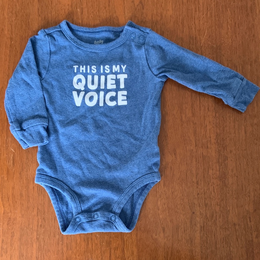 🍓3/$10 OshKosh B'gosh Blue Graphic Baby Onesie size 6m
